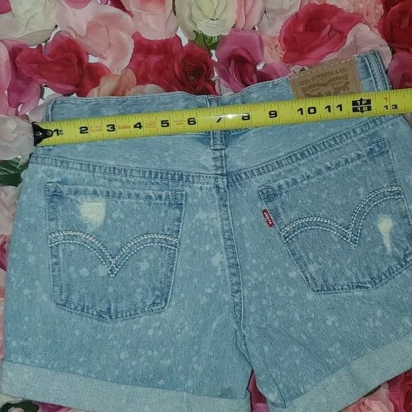 Girls Distressed Levi Shorts New Without Tags - Picture 4 of 7